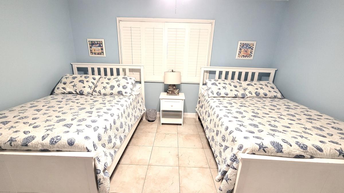 1.-2-double-beds-bdrm
