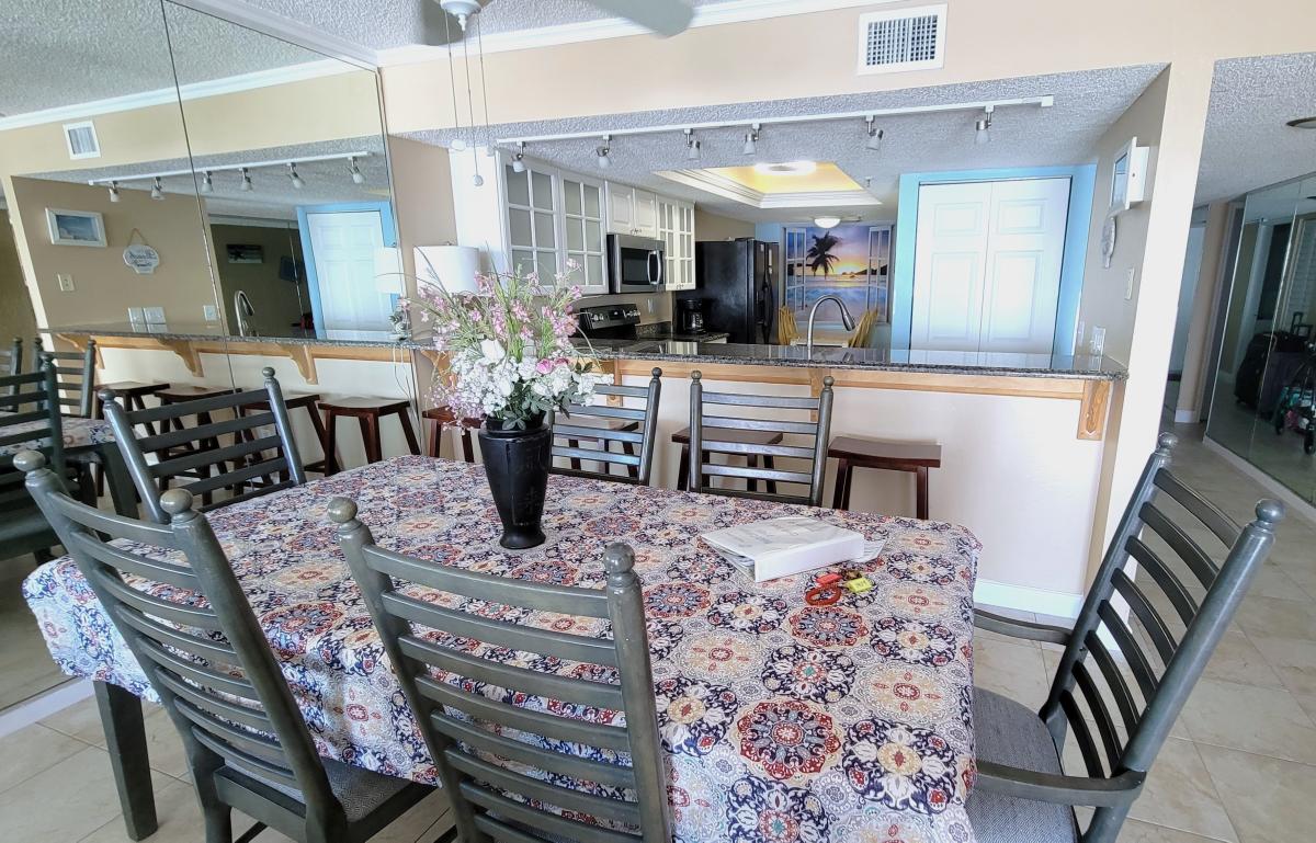 1.-DINING-AREA-TO-KITCHEN