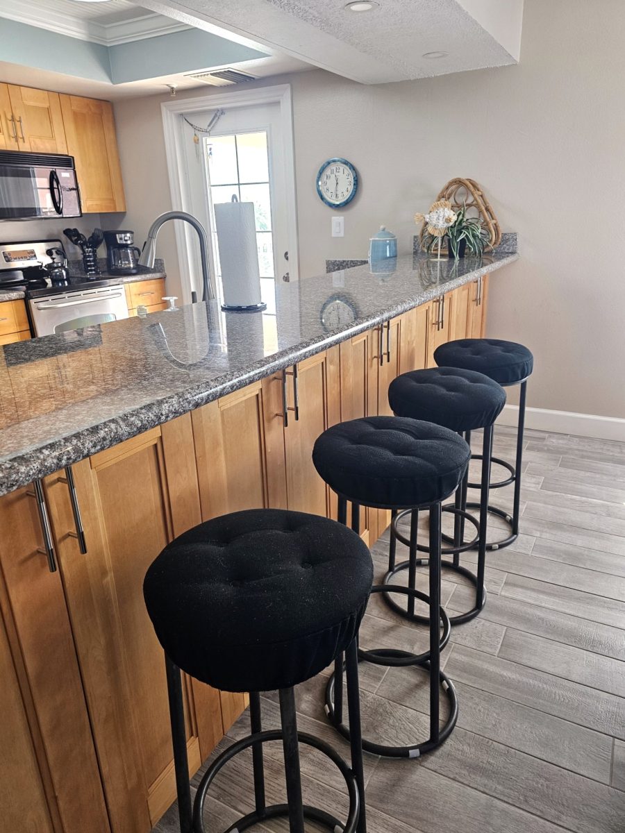 11-2025-kitchen-and-bar