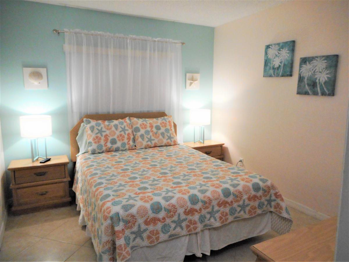 2ND-BDRM-QUEEN-BED-2