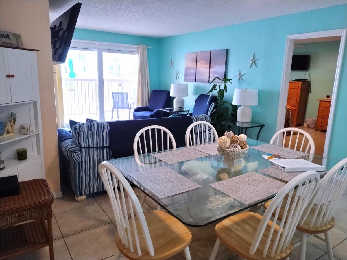 DINING-AREA-LVRM-AREA
