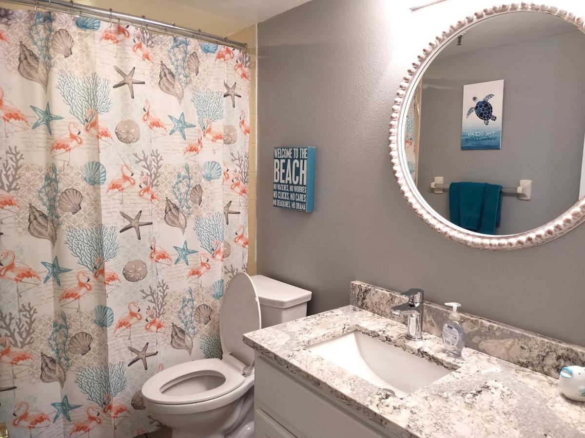 GUEST-BATH-TUB-SHOWER