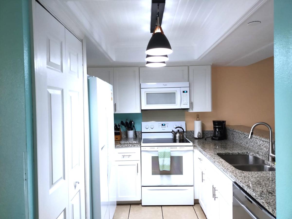 KITCHEN-