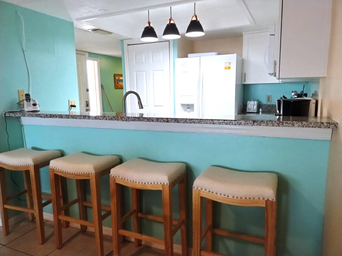KITCHEN-BAR-AREA