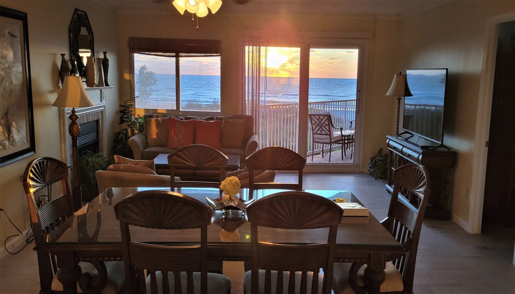1107 inside view to beach 2