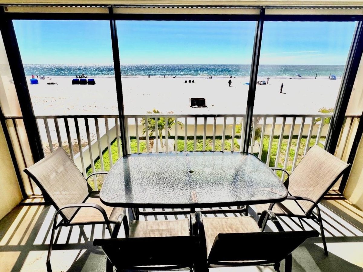 3-iew-balcony-to-beach