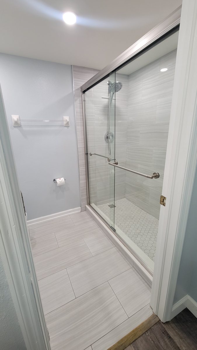 3-mstr-bath-shower